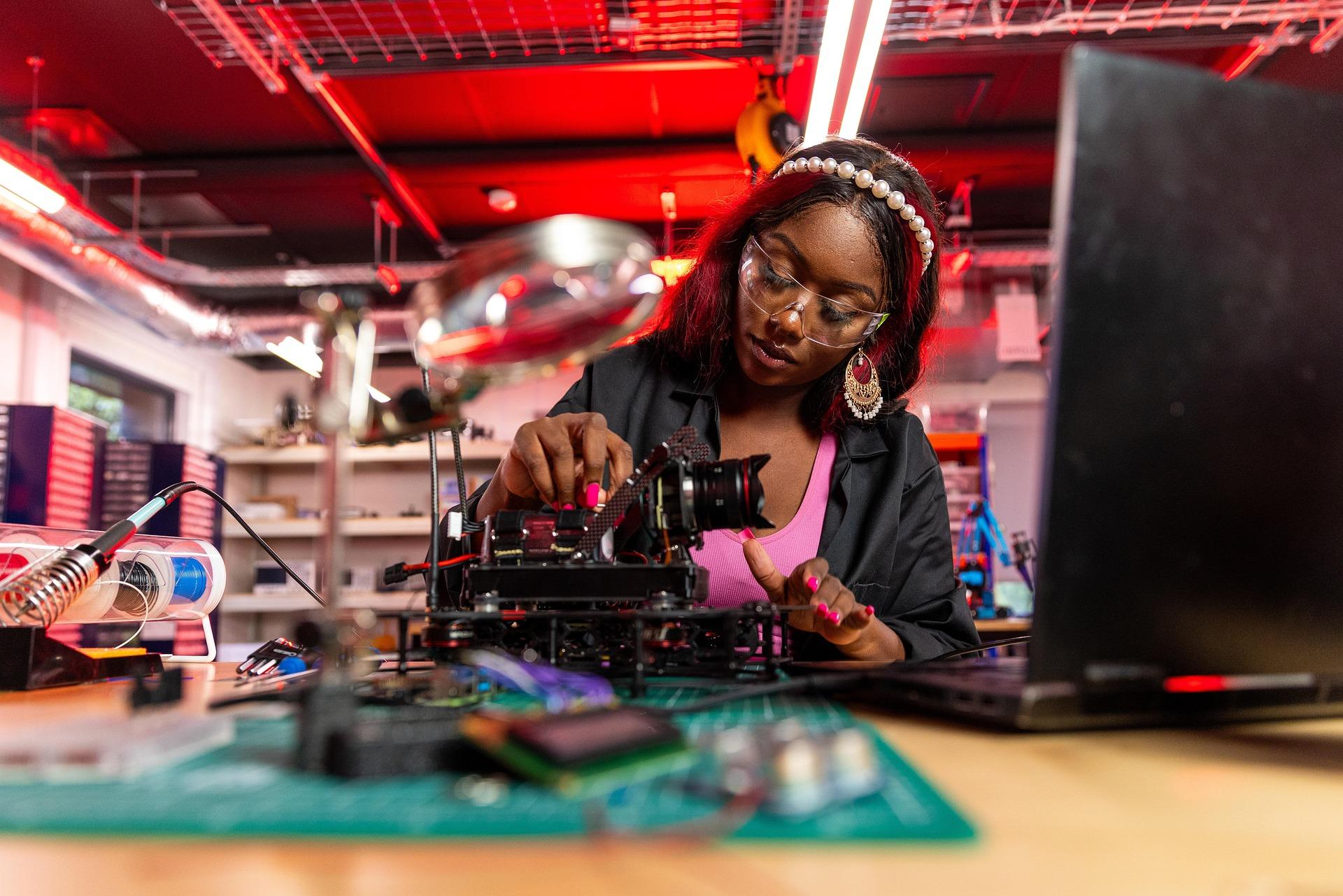 A software engineer at work, representing Brazil's growing tech talent